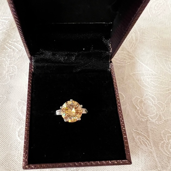 Certified Genuine 2.30 CT Champagne Diamond ring - Picture 3 of 9